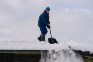 How to clean your roof after winter